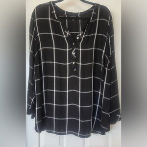 Women’s top in great condition